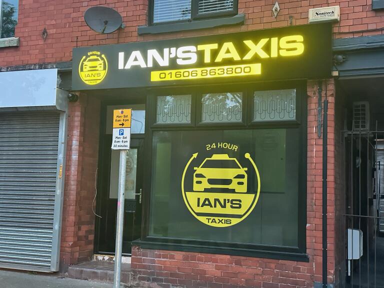 Ian's Taxis of Winsford