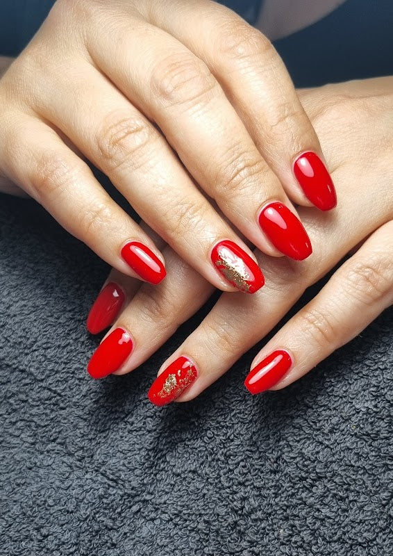 NAIL DEN