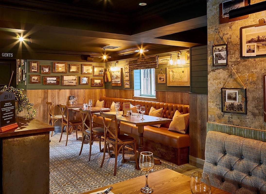 The Boathouse & Riverside Rooms