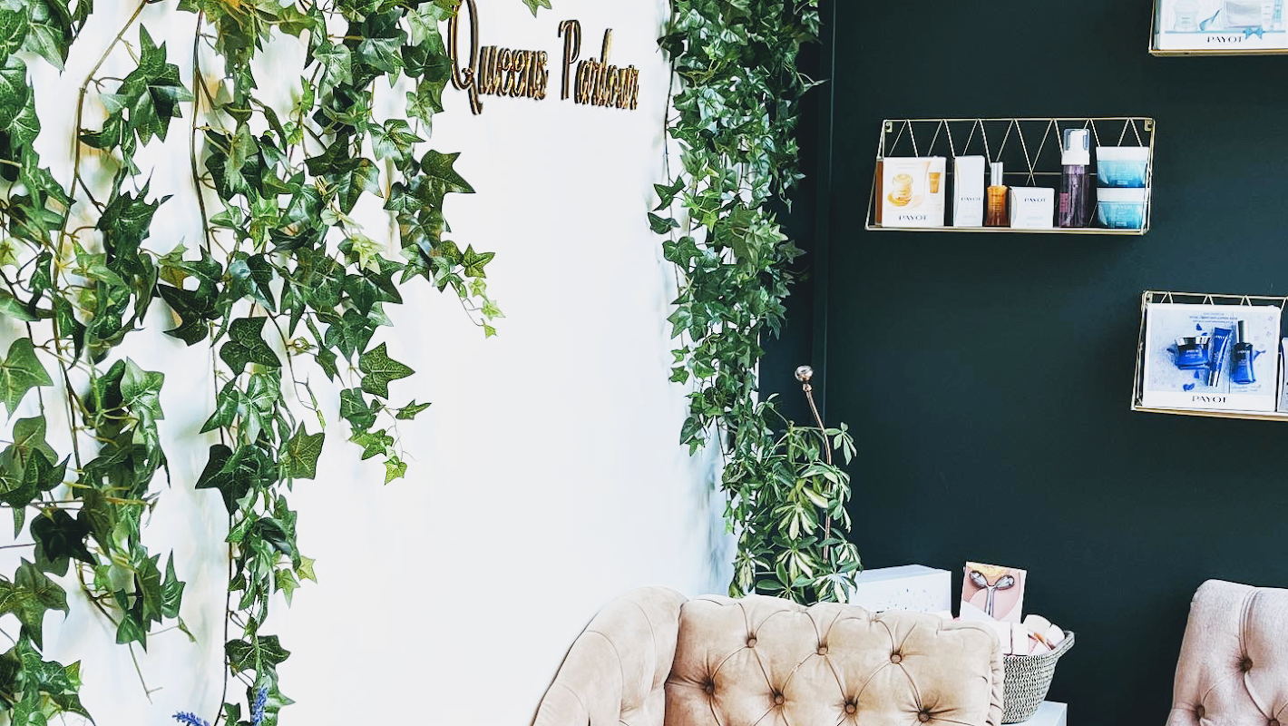 Queens Parlour