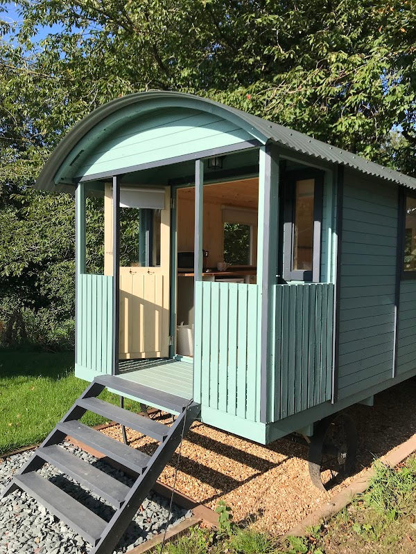 Glamping at Holly Grove Farm ( book direct for best prices)