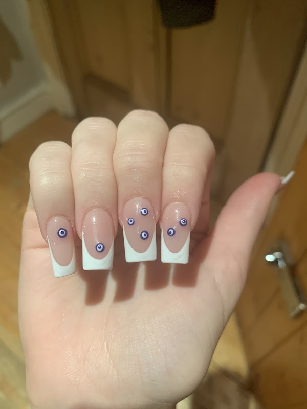 M Nails
