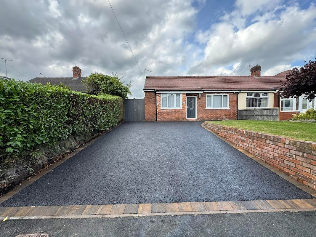 Little and Large Driveways And Patios