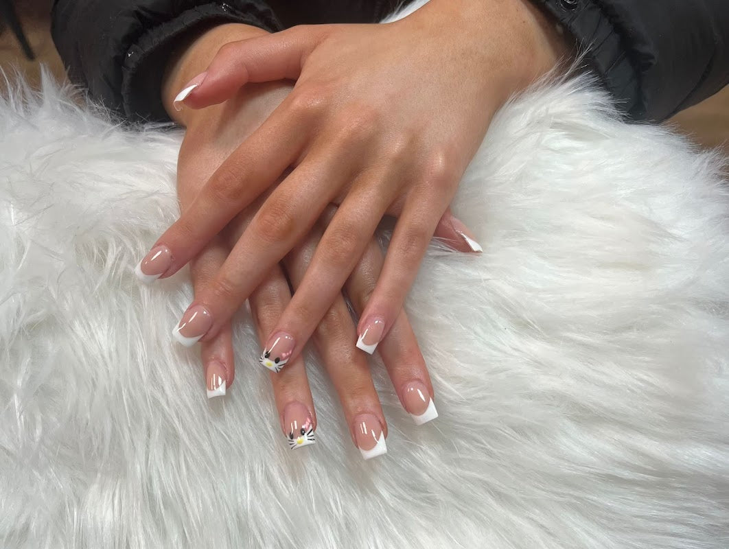 Mona Nail Bar Studio