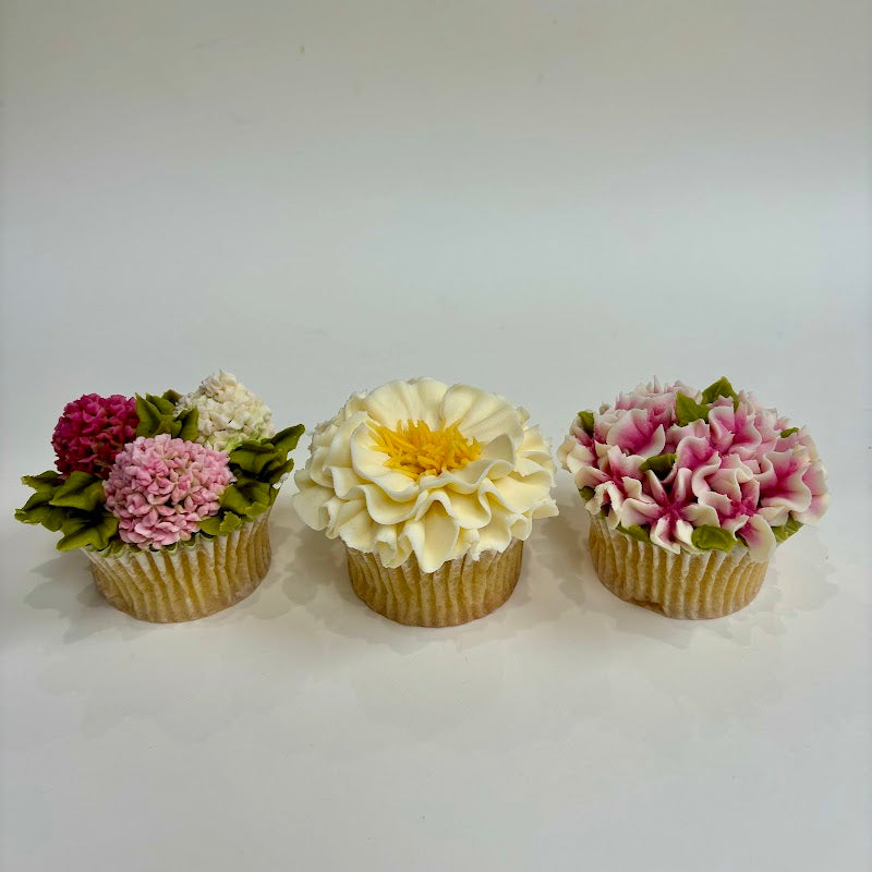 Meadowsweet floral cupcakes