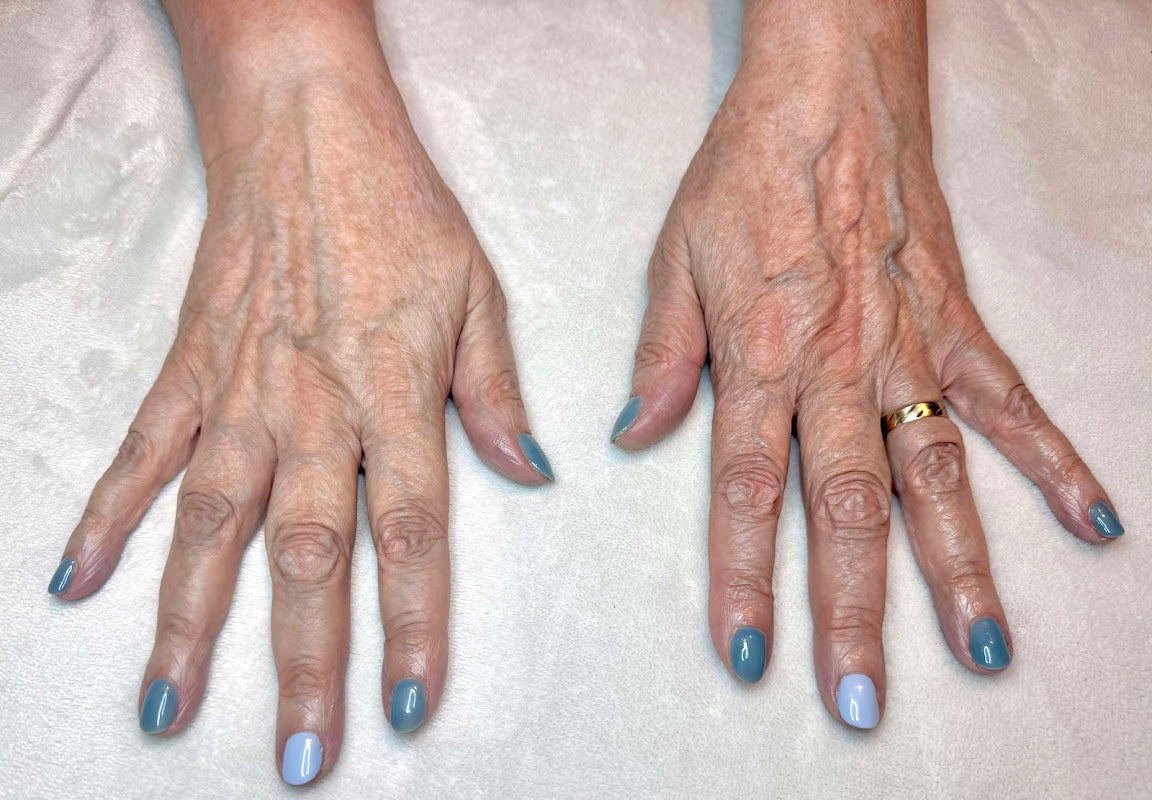 lace and dagger nail Studio