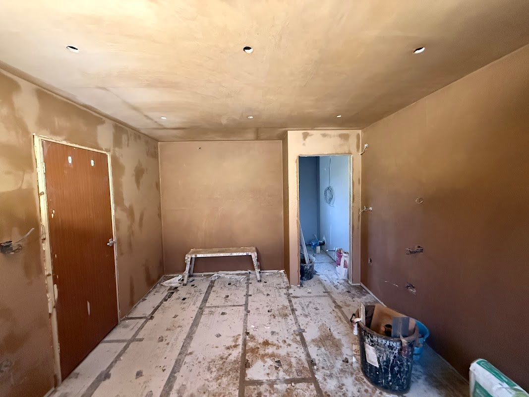 Lunar plastering services