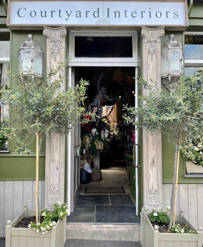 Courtyard Interiors Ellesmere Luxury Florist Fresh Flowers.