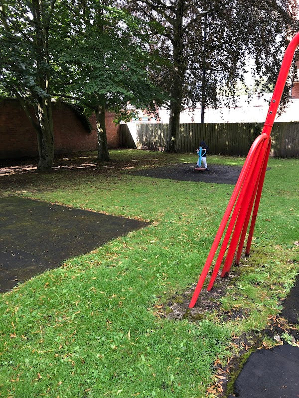Hawthorn Street/ Little Lindow play area